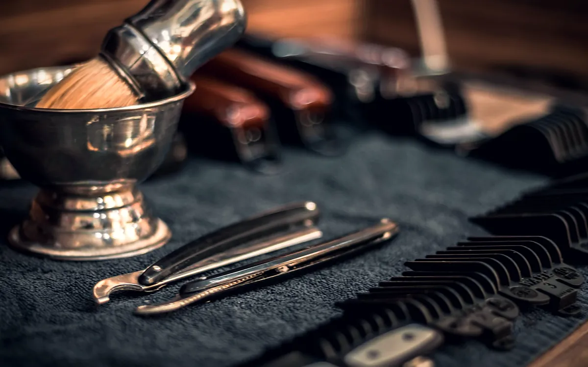 Imagem ilustrando: Quanto cobrar por corte masculino: a conta da cadeira